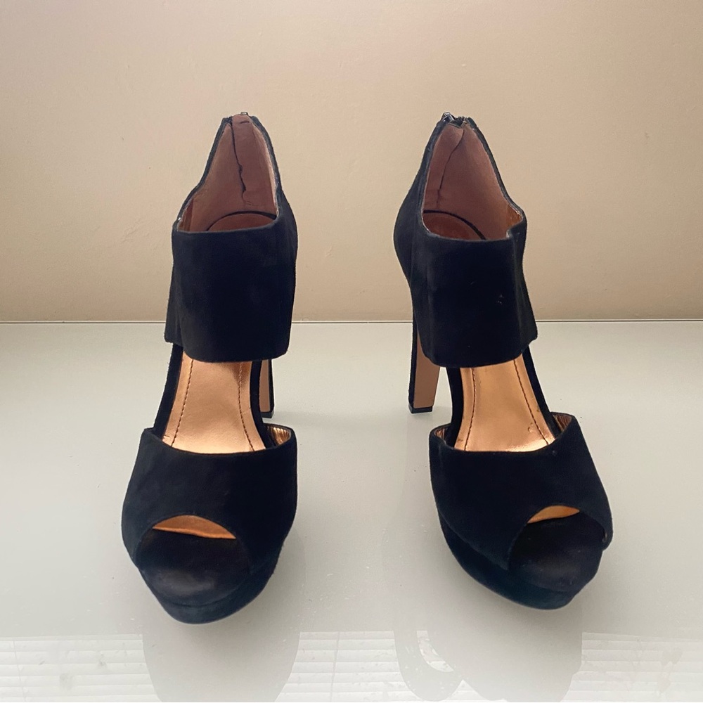 BCBG Suede leather Black Peep-Toe Platform Dress Heels Size 8B - Picture 3 of 12